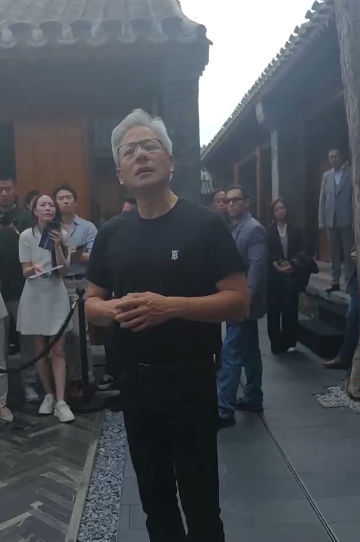 优益配 黄仁勋点赞DeepSeek，称其为毫无疑问的技术突破